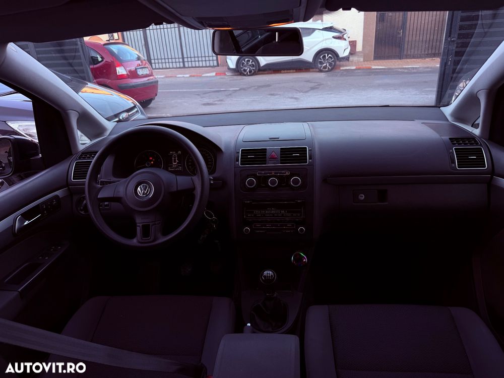 Volkswagen Touran - 15
