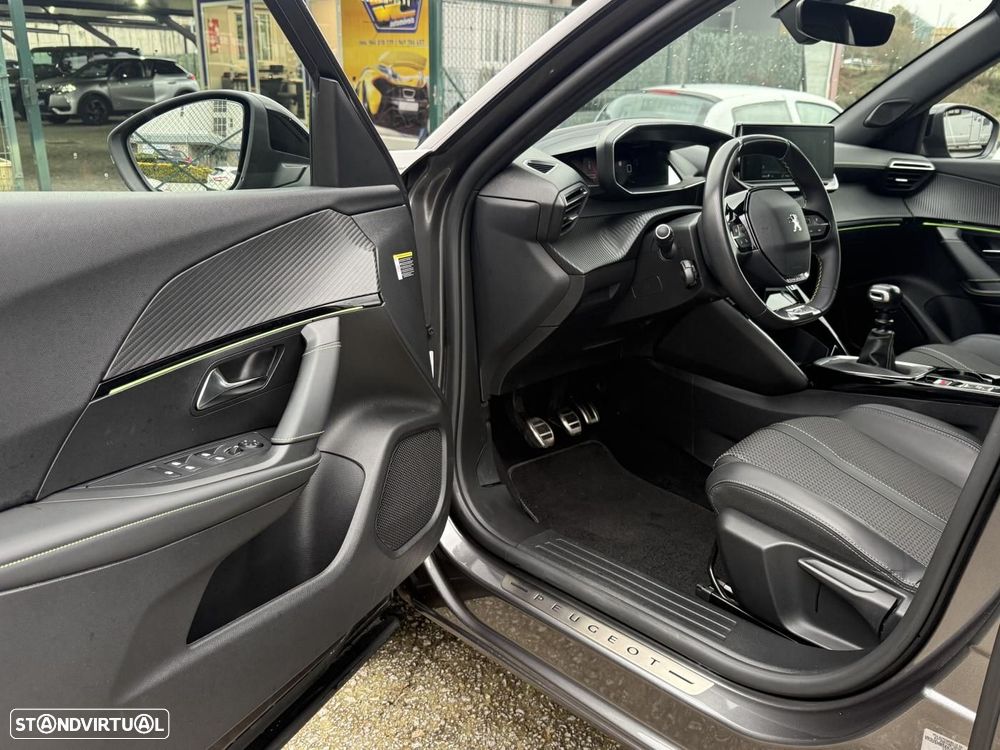 Peugeot 2008 1.2 PureTech GT - 21