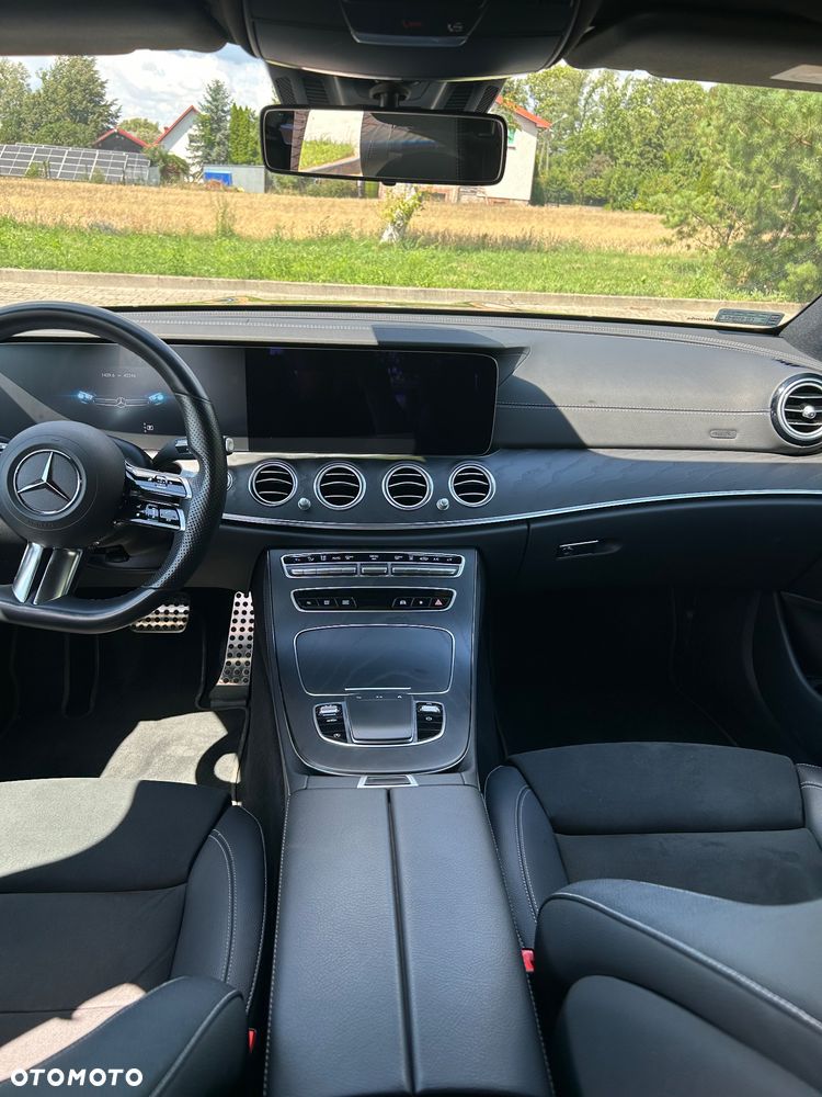 Mercedes-Benz Klasa E 200 4-Matic AMG - 14