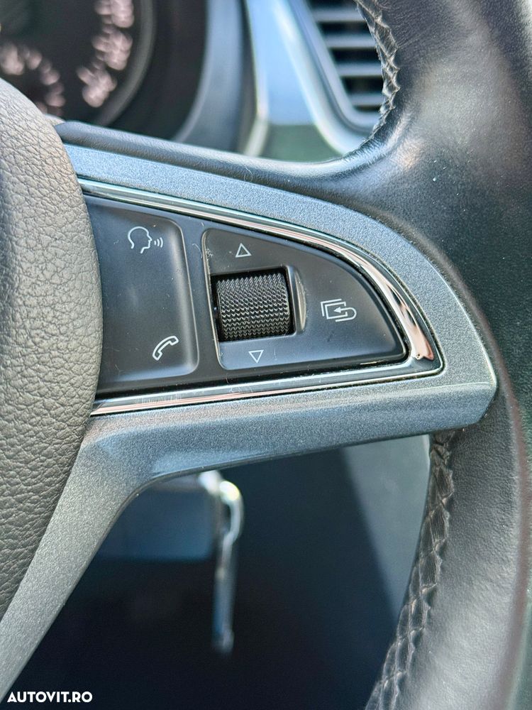 Skoda RAPID Spaceback 1.4 TSI DSG Style+ - 31