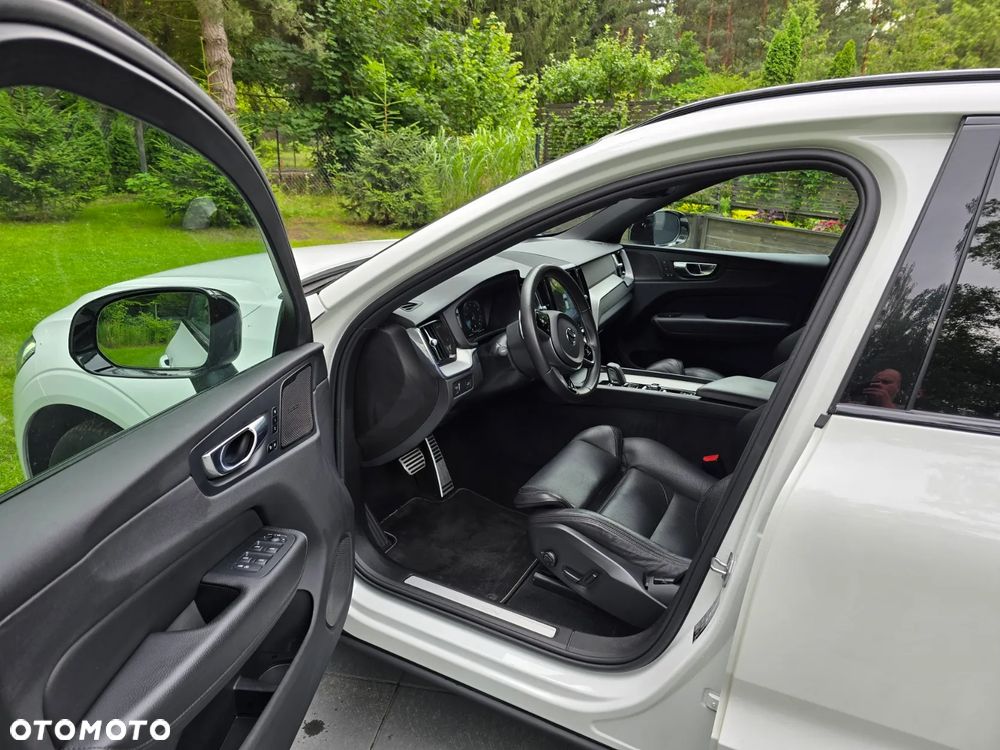 Volvo XC 60 B5 B R-Design - 23