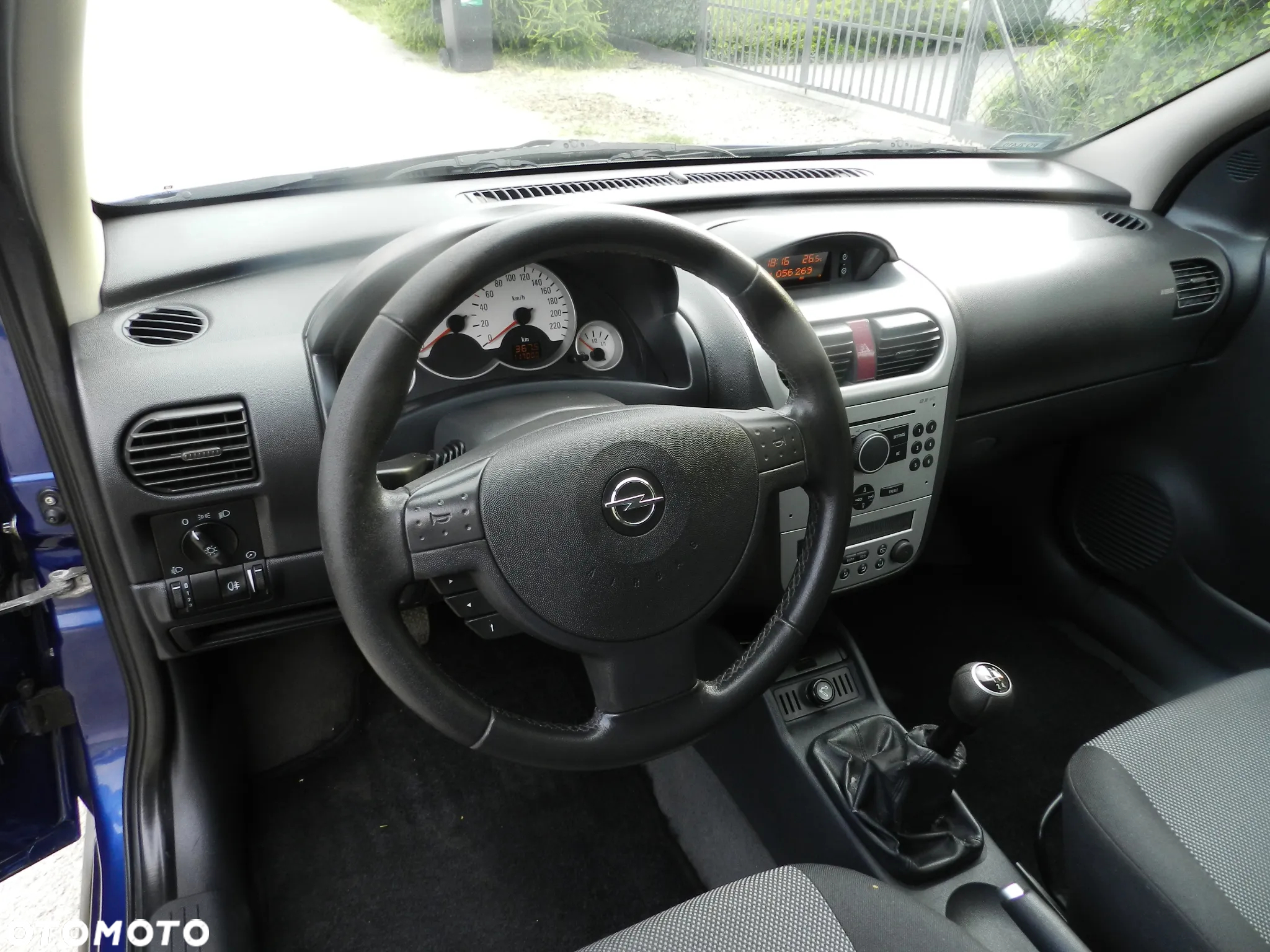 Opel Corsa 1.0 12V Essentia - 10