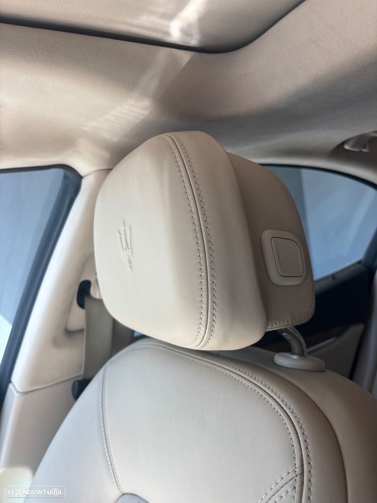 Maserati Ghibli 3.0 V6 - 12
