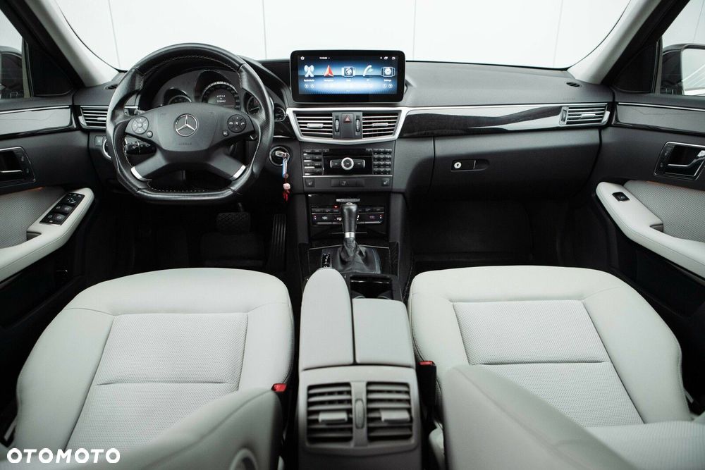 Mercedes-Benz Klasa E - 23