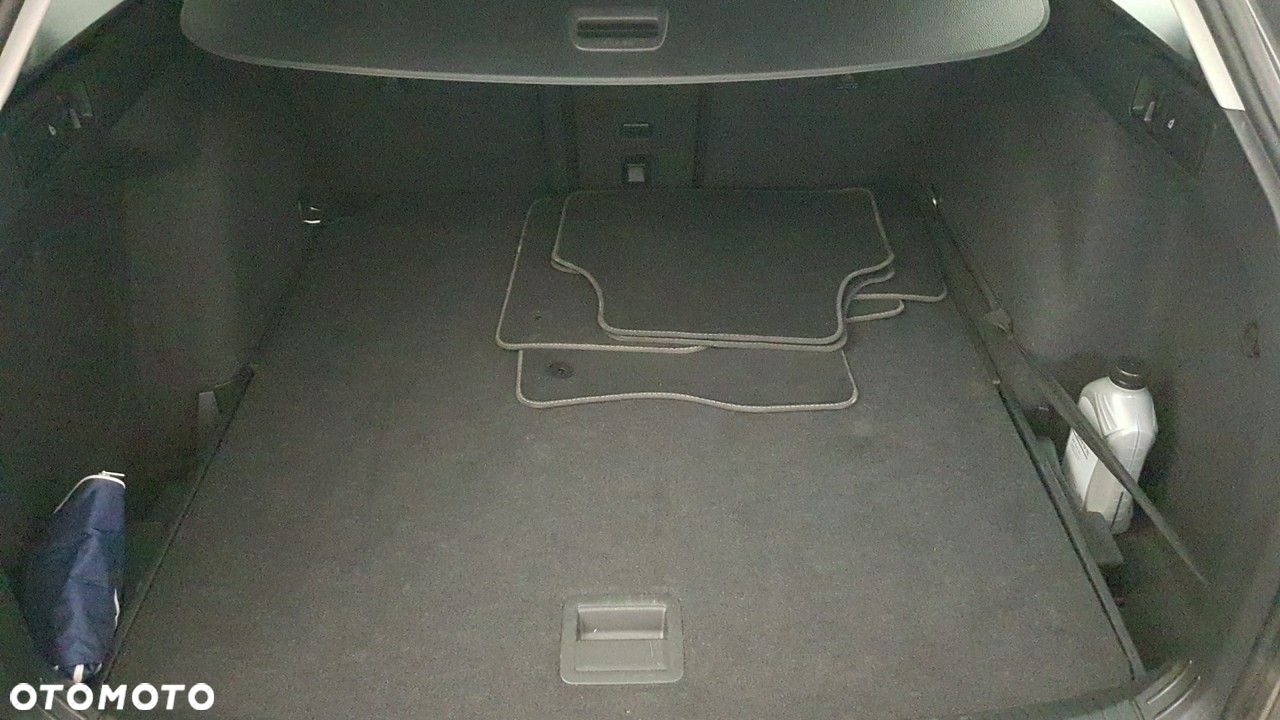Volkswagen Golf - 22