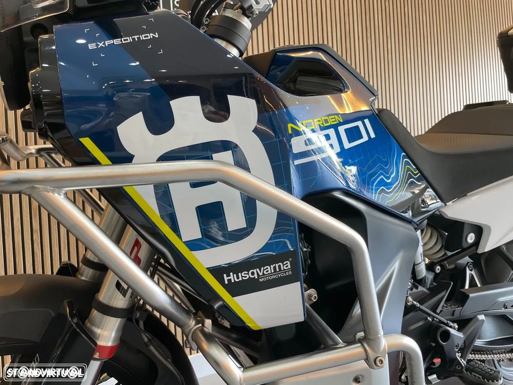 Husqvarna Norden 901 Expedition - 14