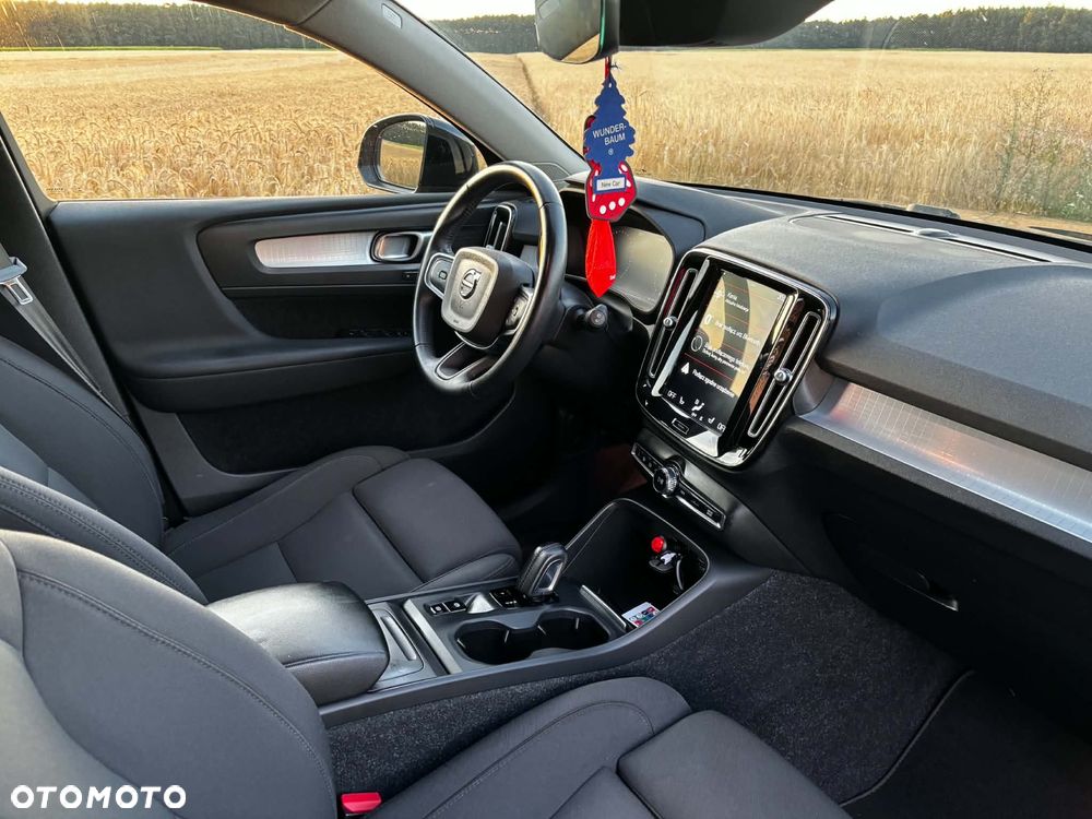 Volvo XC 40 T3 Momentum Pro - 11