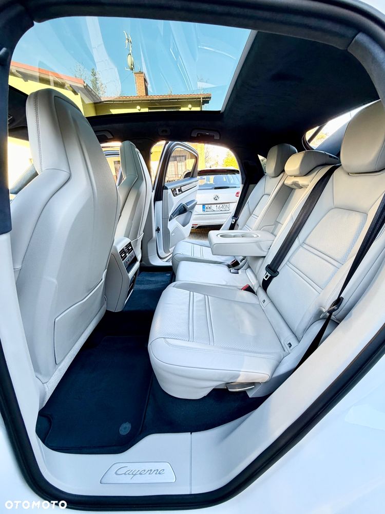 Porsche Cayenne Platinum Edition - 30