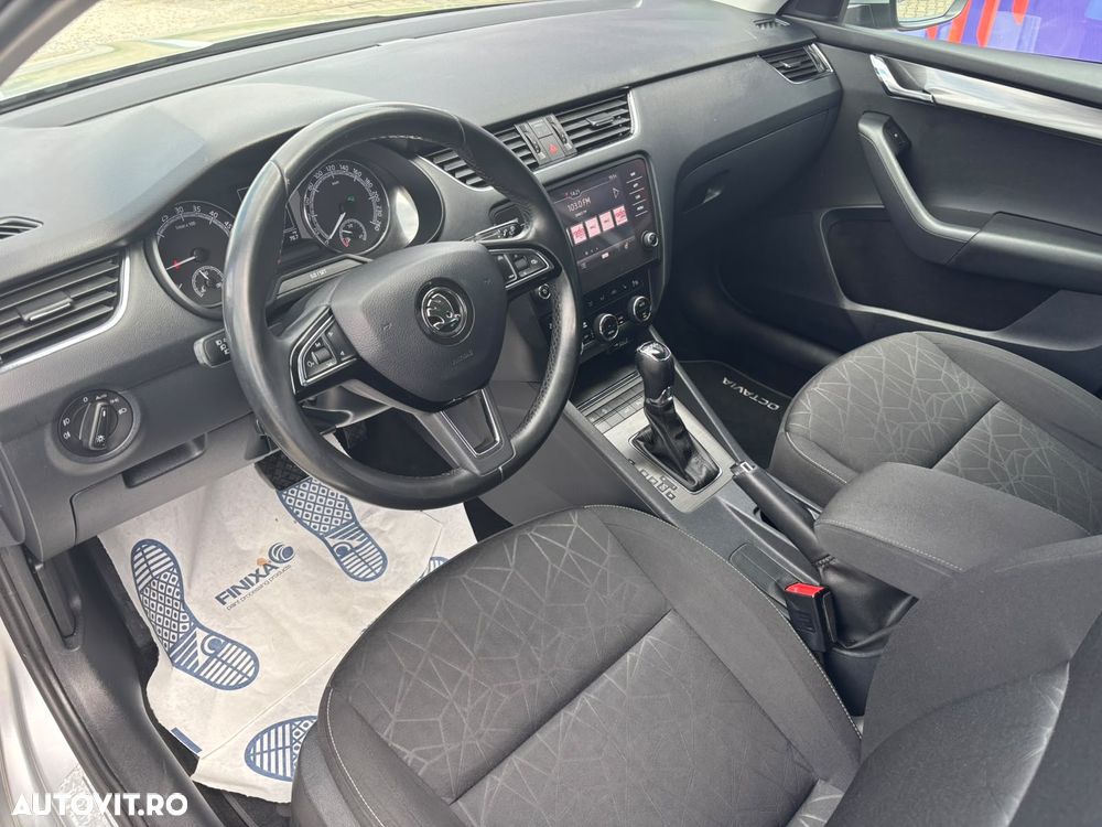 Skoda Octavia 1.6 TDI DSG Ambition - 16