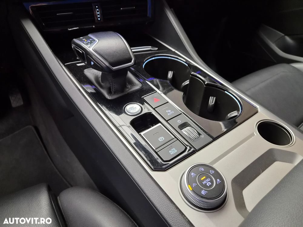 Volkswagen Touareg V6 TDI 4MOTION Elegance - 27