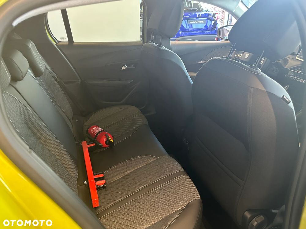 Peugeot 208 - 13