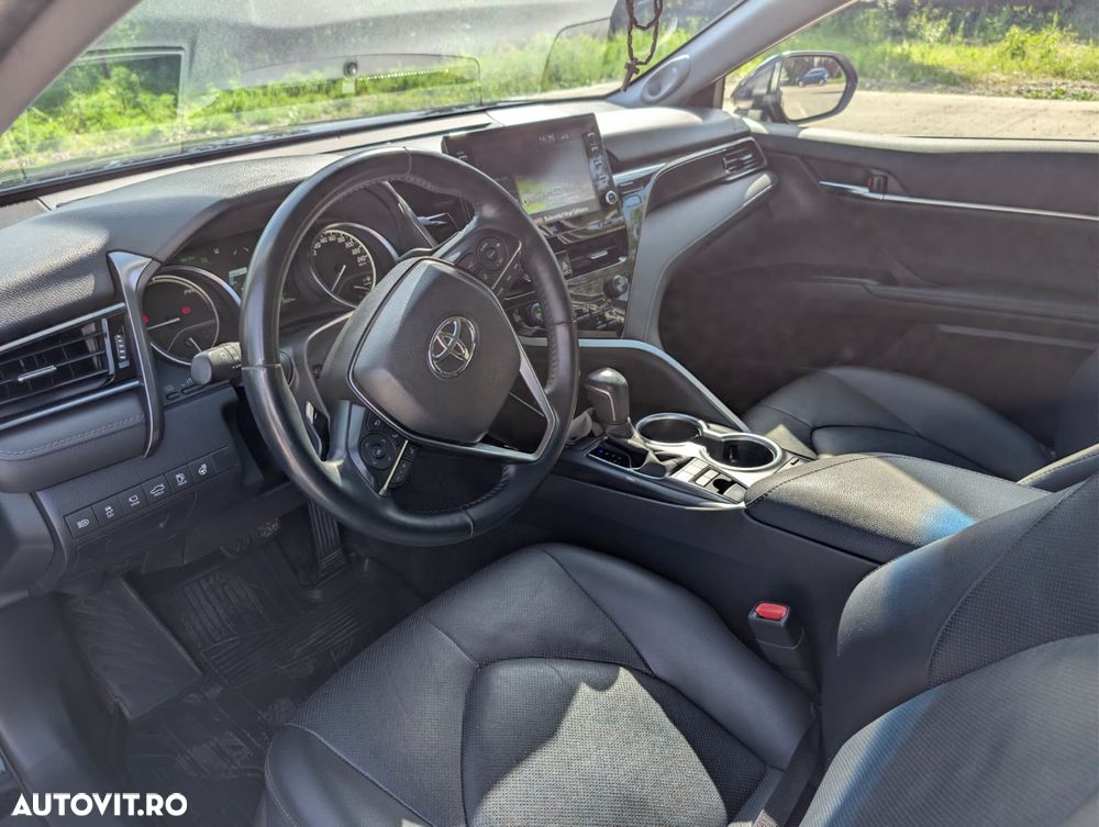 Toyota Camry 2.5 Exclusive - 9