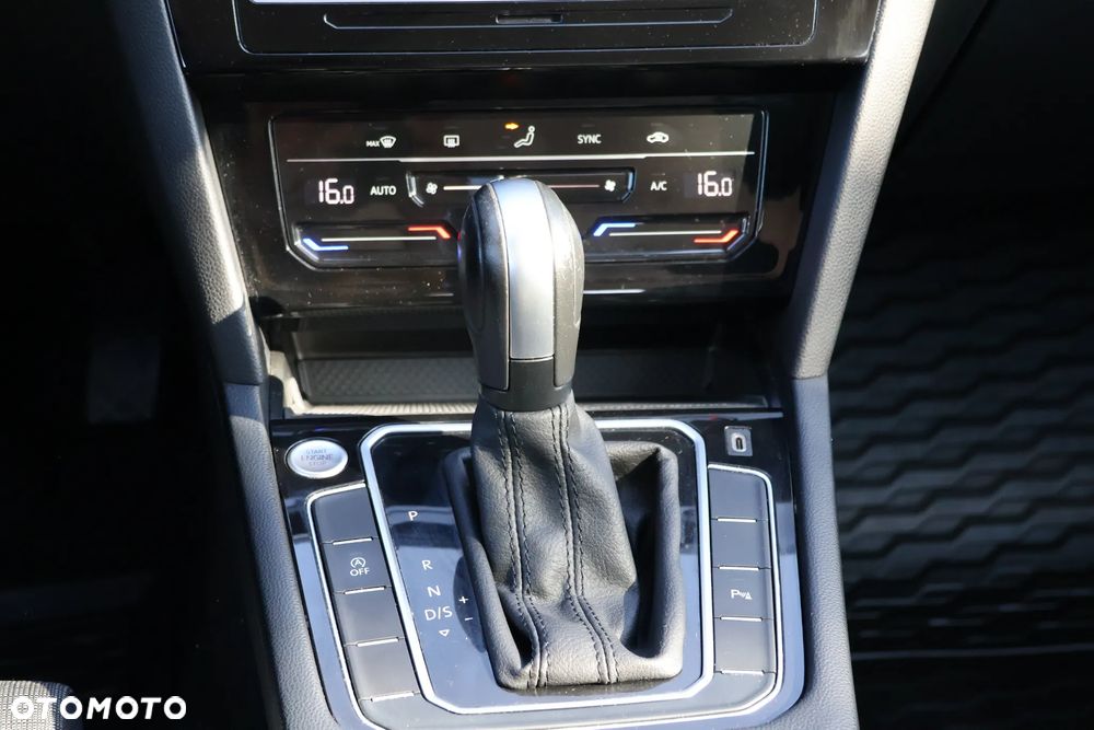 Volkswagen Passat Variant 2.0 TDI EVO Elegance DSG - 8
