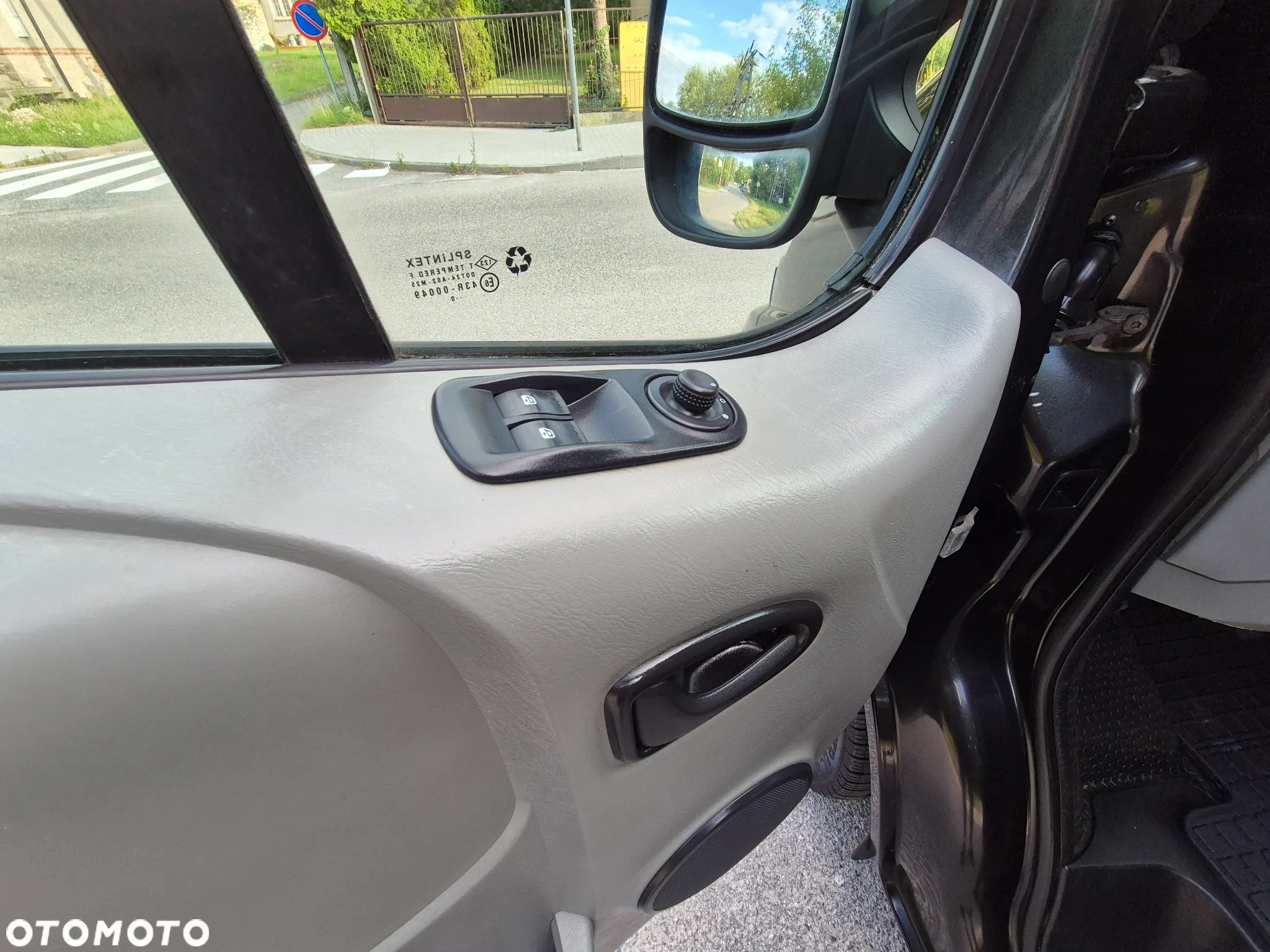 Opel Vivaro - 24
