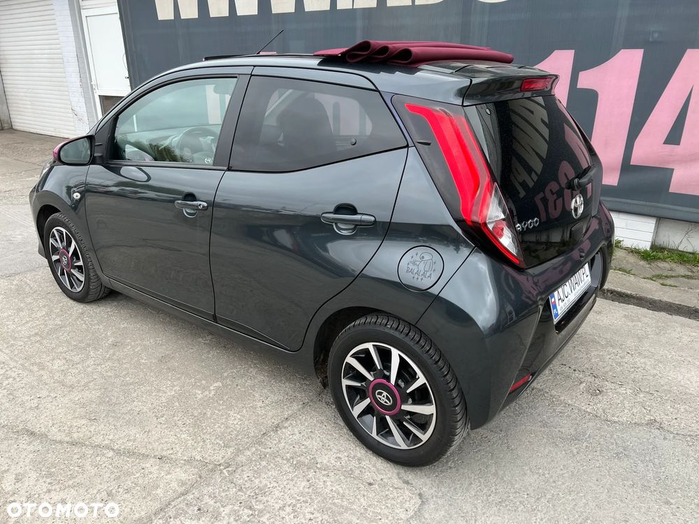 Toyota Aygo x-sky - 3