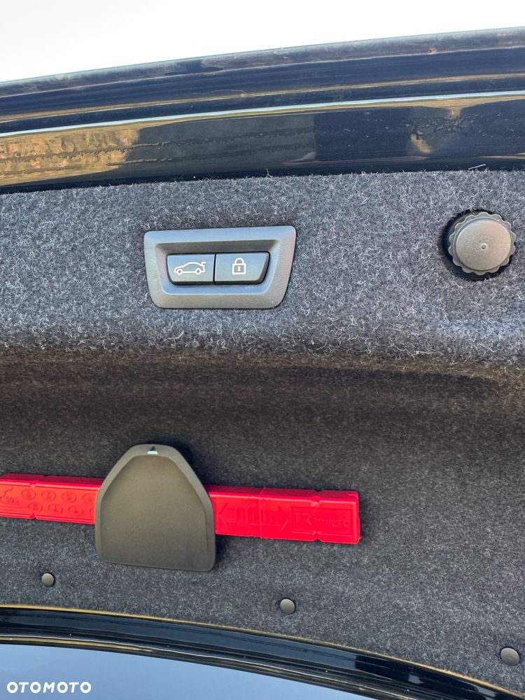 BMW Seria 5 530i xDrive Luxury Line sport - 26