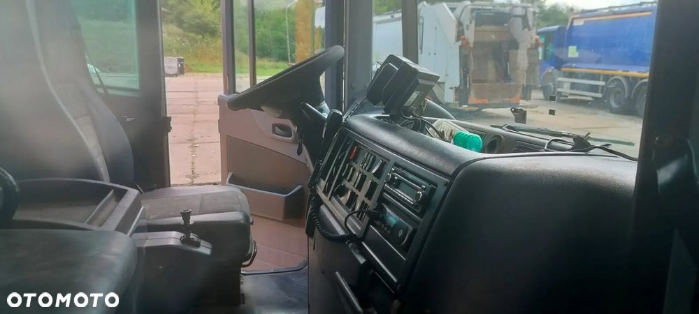Mercedes-Benz ECONIC - 2