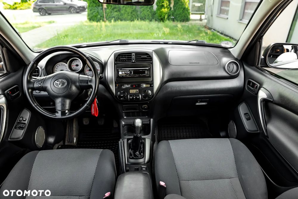 Toyota RAV4 4x4 Edition - 8
