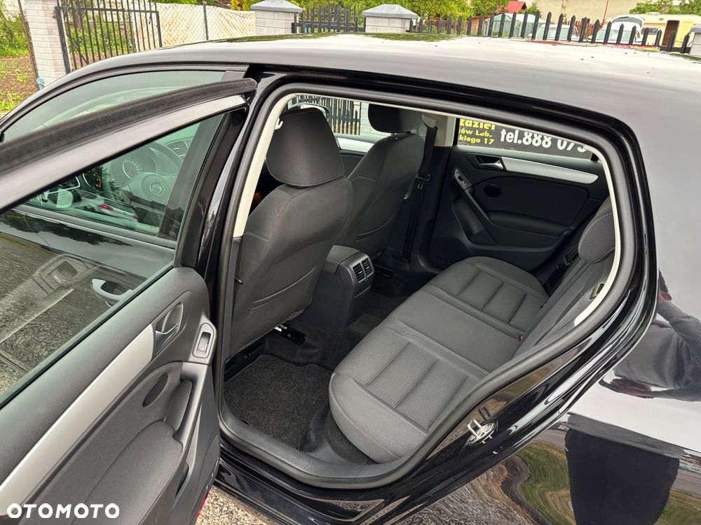 Volkswagen Golf - 10