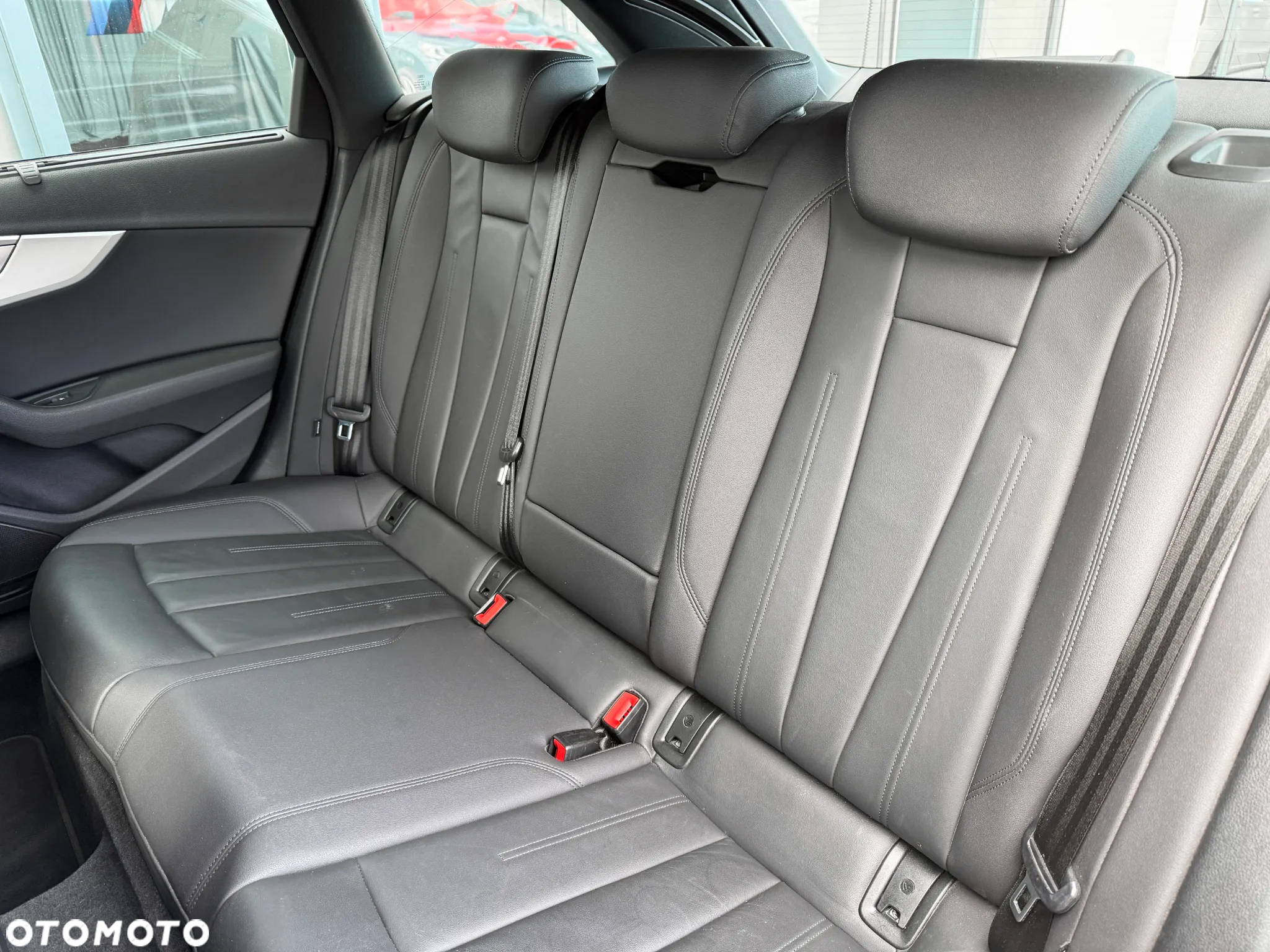 Audi A4 Avant 40 TDI S tronic - 30