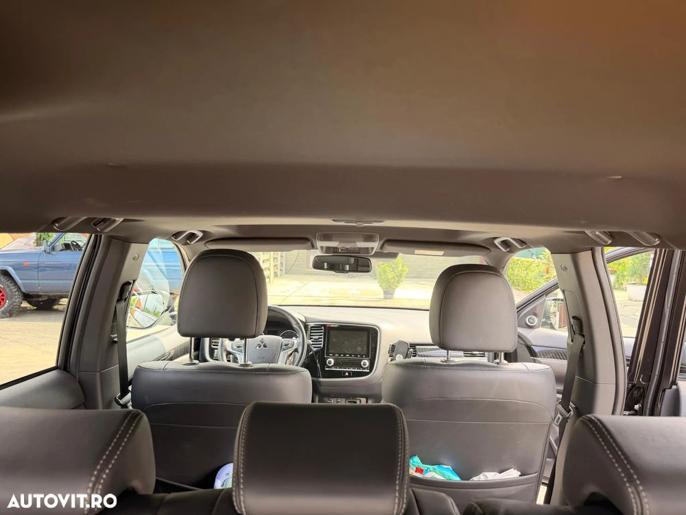 Mitsubishi Outlander PHEV 2.4 L 4X4 Instyle+ - 5