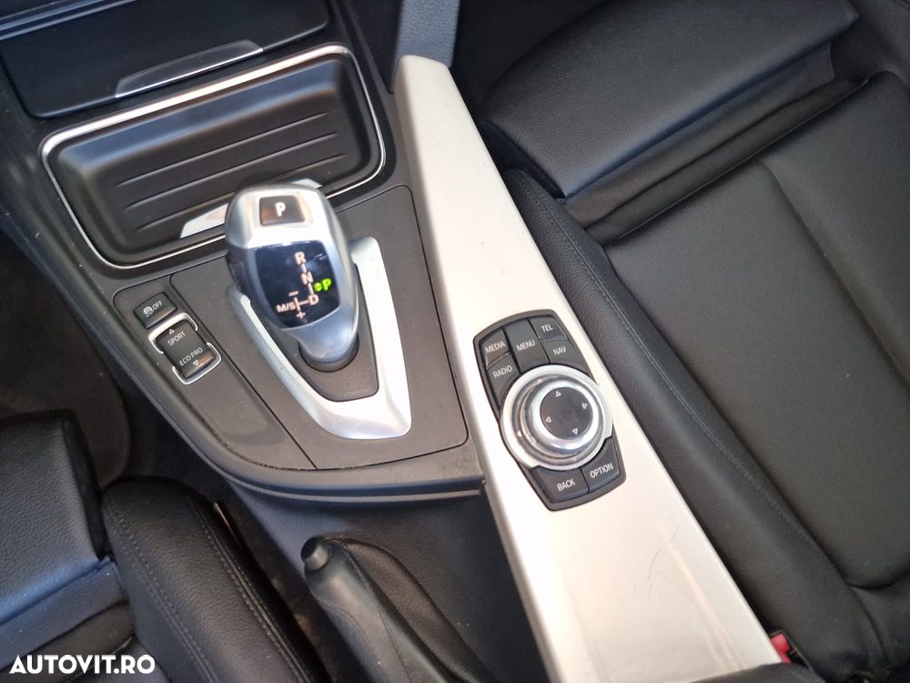 BMW Seria 3 320d Aut. Sport Line - 12