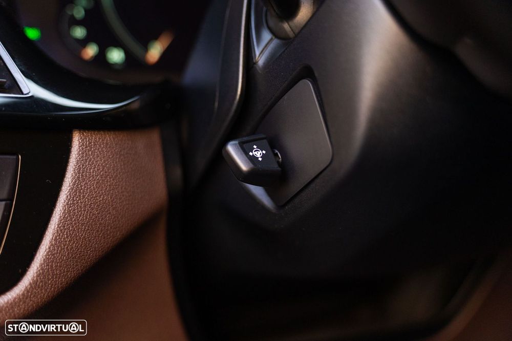 BMW 530 e iPerformance Line Luxury - 24