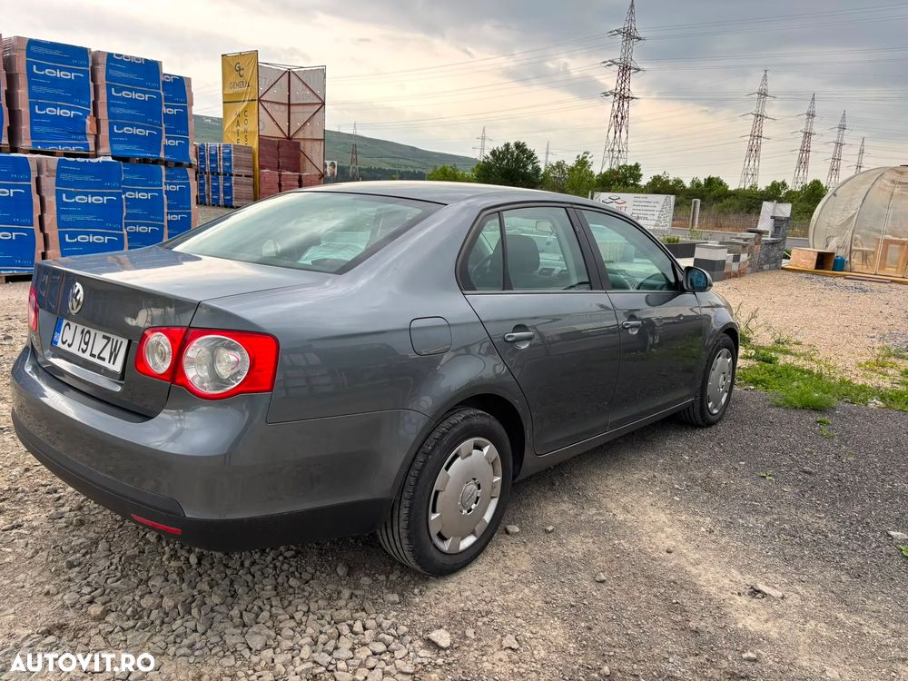 Volkswagen Jetta 1.6 Comfortline - 8