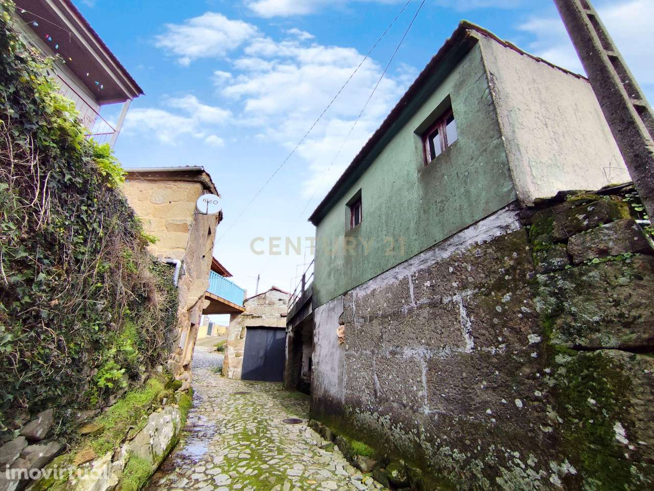 Moradia Rústica para Restaurar a 14 km da cidade de Chaves - Grande imagem: 2/20