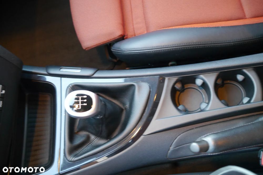 BMW Seria 1 118d - 25