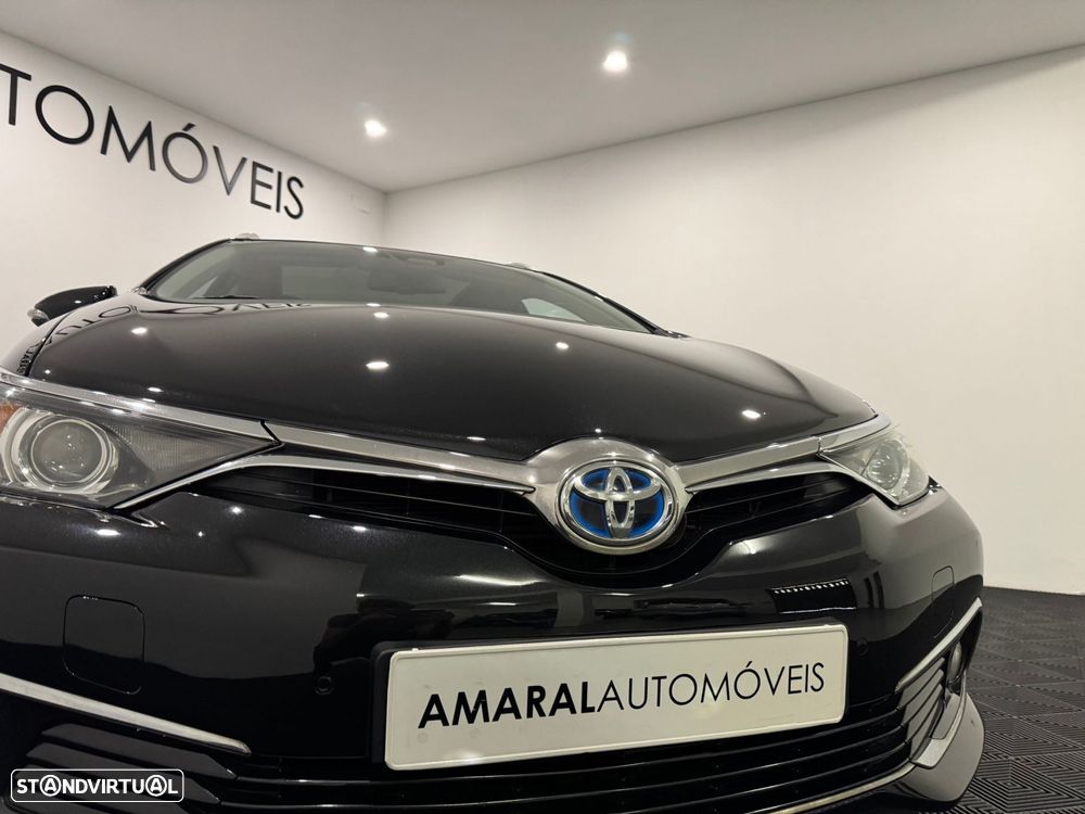 Toyota Auris Touring Sports 1.8 HSD Comfort +P.Techno+P.Sport - 14
