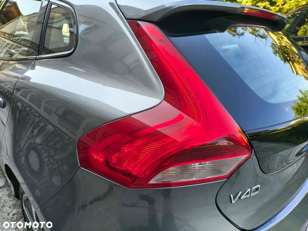 Volvo V40 T2 Linje Svart - 35