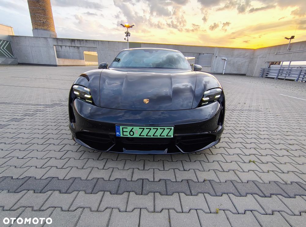 Porsche Taycan Turbo - 2