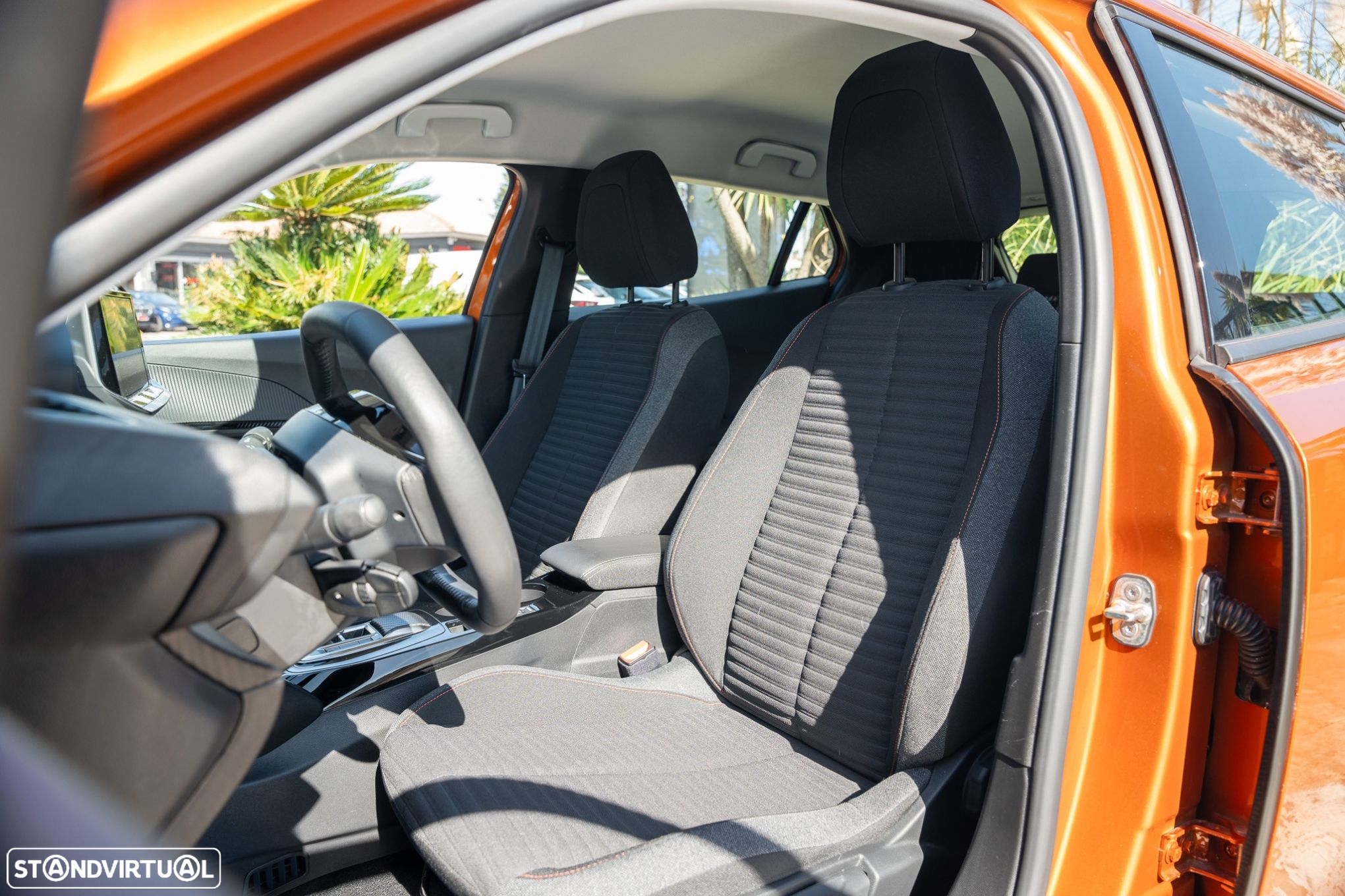 Peugeot e-2008 50 kWh Active Pack - 19