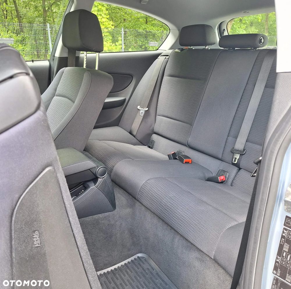 BMW Seria 1 - 16