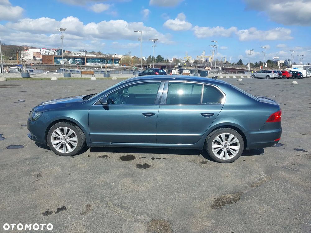 Skoda Superb 2.0 TSI Ambition DSG - 6