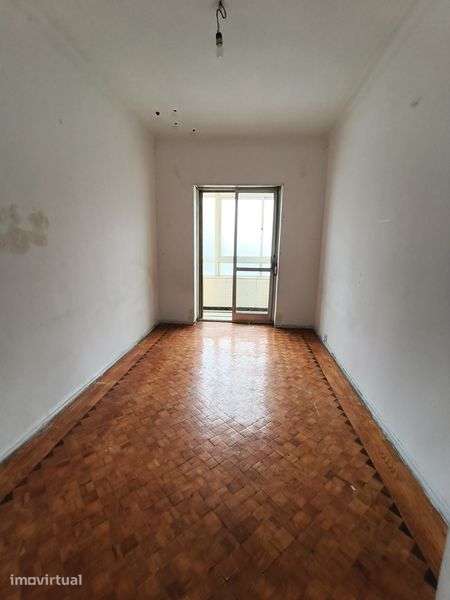 T3, 1ºandar, 100 mts2, Venteira, Amadora - Grande imagem: 4/11