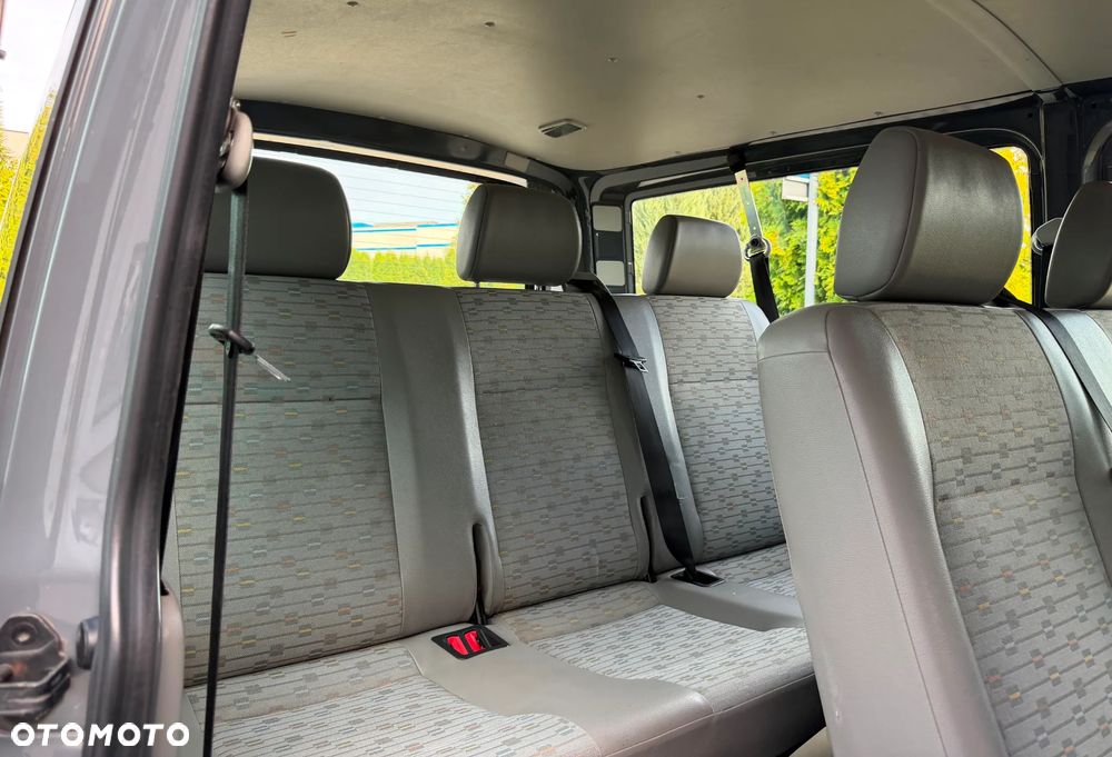 Volkswagen Transporter T5 TDI L2H1 - 16