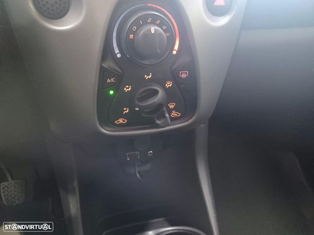 Toyota Aygo 1.0 X-Play+X-Touch - 14