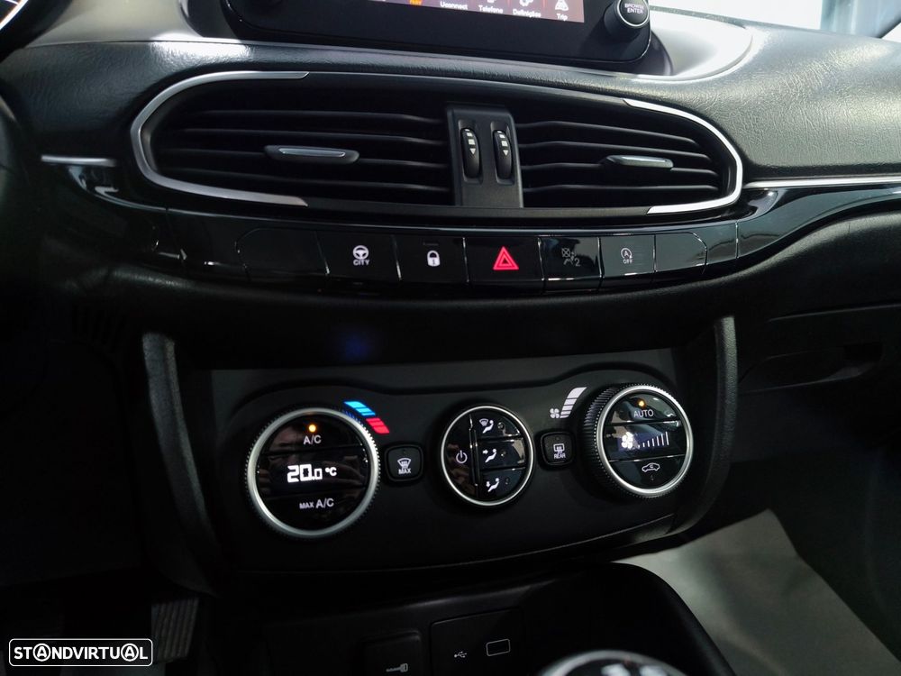 Fiat Tipo Cross 1.0 GSE T3 City - 16