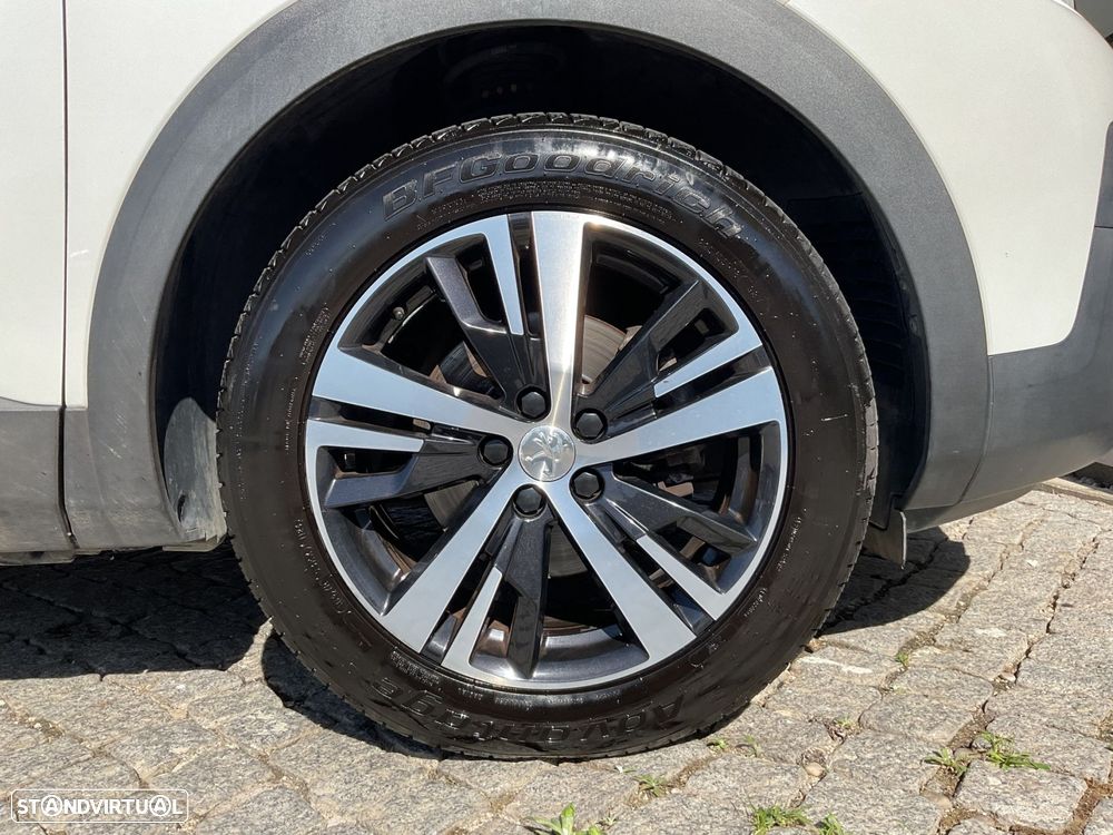 Peugeot 3008 1.5 BlueHDi Allure Pack EAT8 - 17