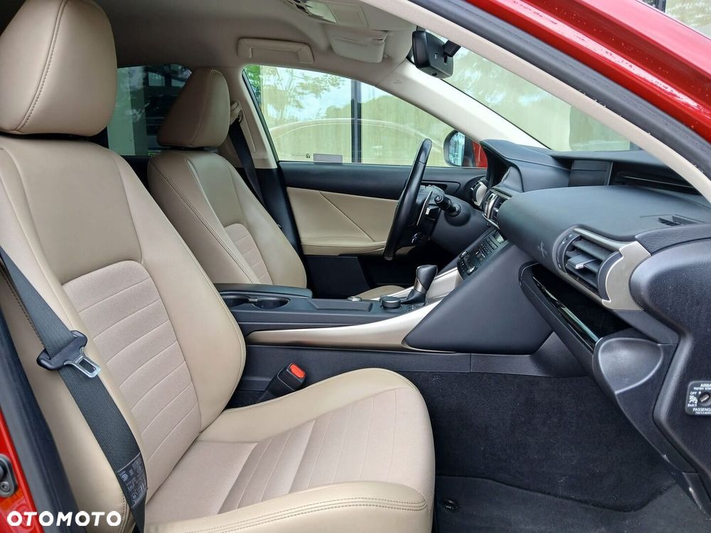 Lexus IS - 20
