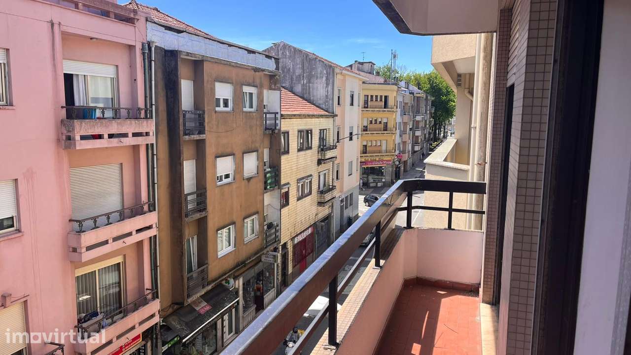 T1 c/varanda, elevador e pronto a habitar - Grande imagem: 2/12