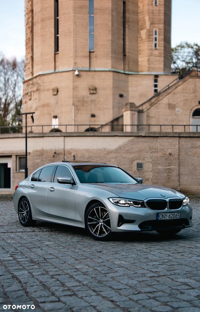 BMW Seria 3 330i Sport Line sport - 6