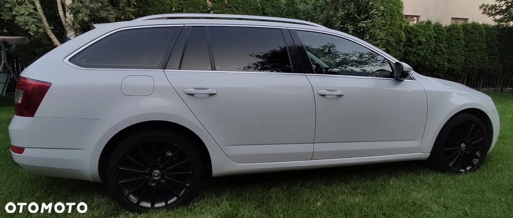 Skoda Octavia Combi 1.6 TDI (Green tec) DSG Style - 10