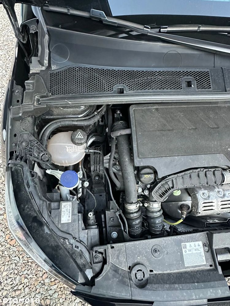 Peugeot 208 - 24