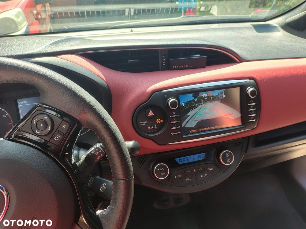 Toyota Yaris 1.5 Selection - 13