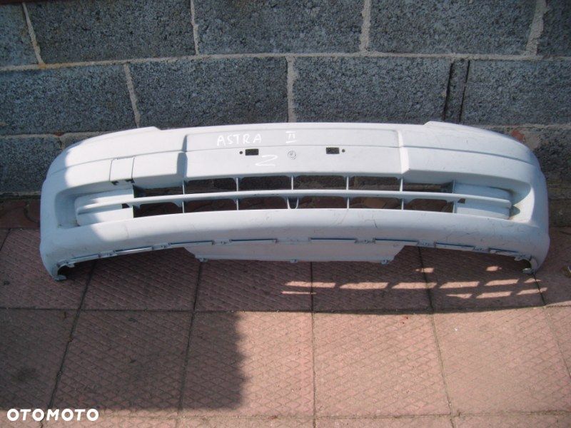 Opel Astra II zderzak - 1