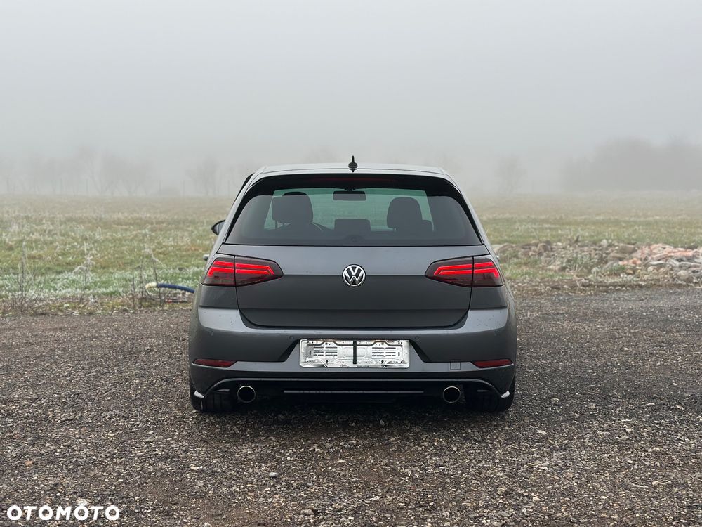 Volkswagen Golf - 16
