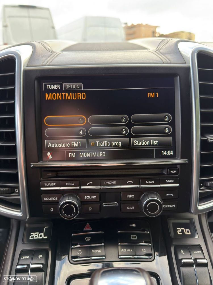 Porsche Cayenne - 40